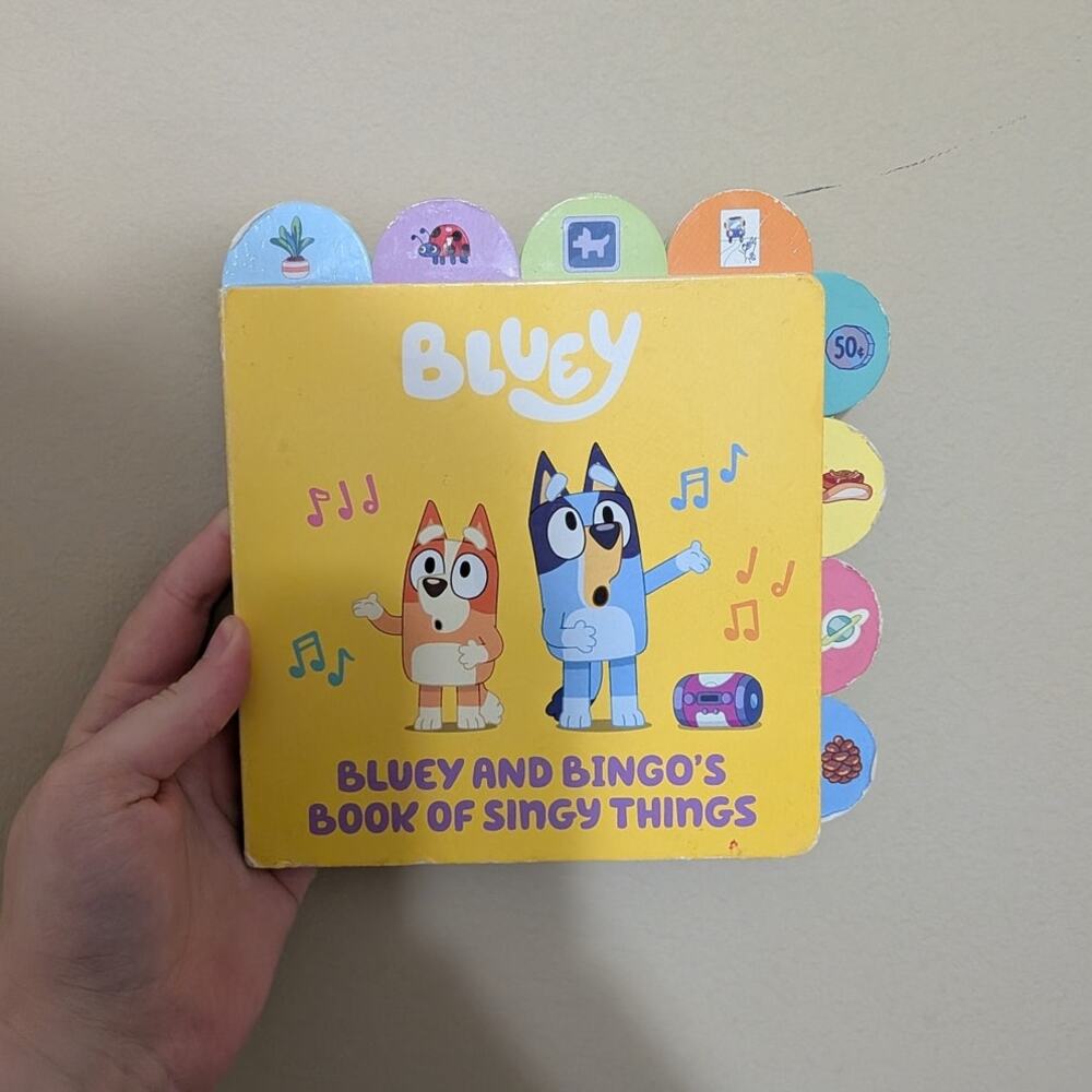 Bluey & Bingo's Book Of Singy Things